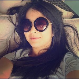 Meet your Posher, Sandy